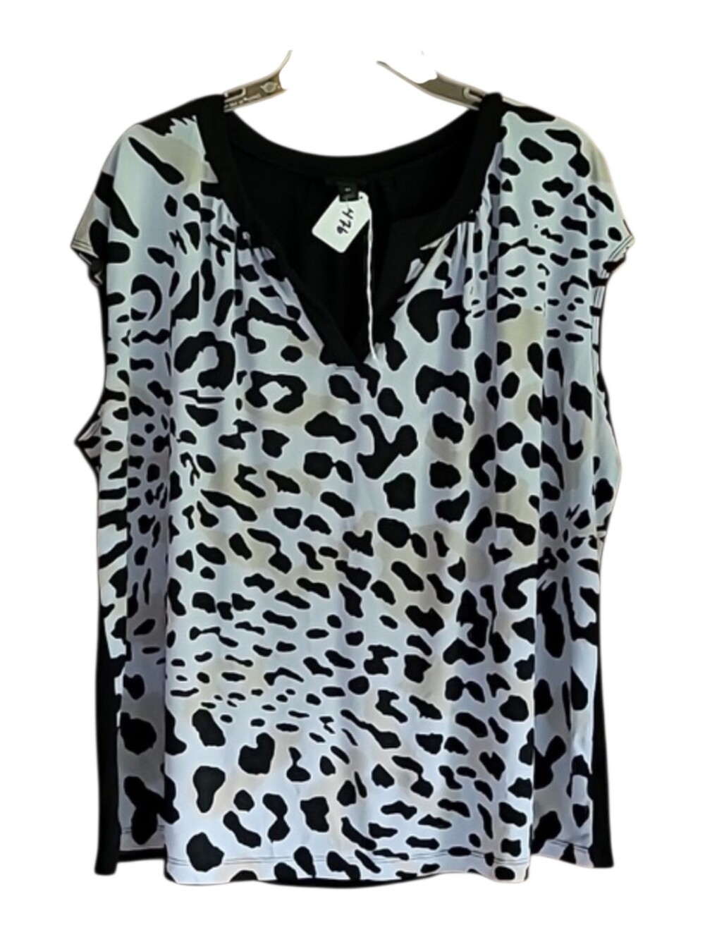 Worthington blouse 3X animal print sleeveless front neck placket black and white